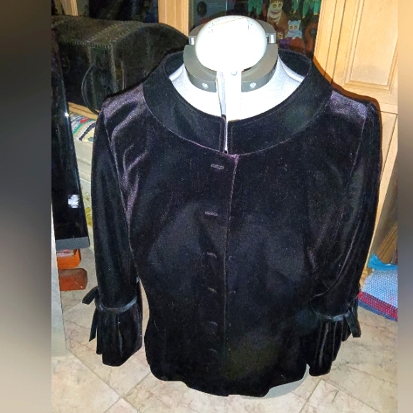 Black velvet mini jacket (lined) - Picture 1 of 5